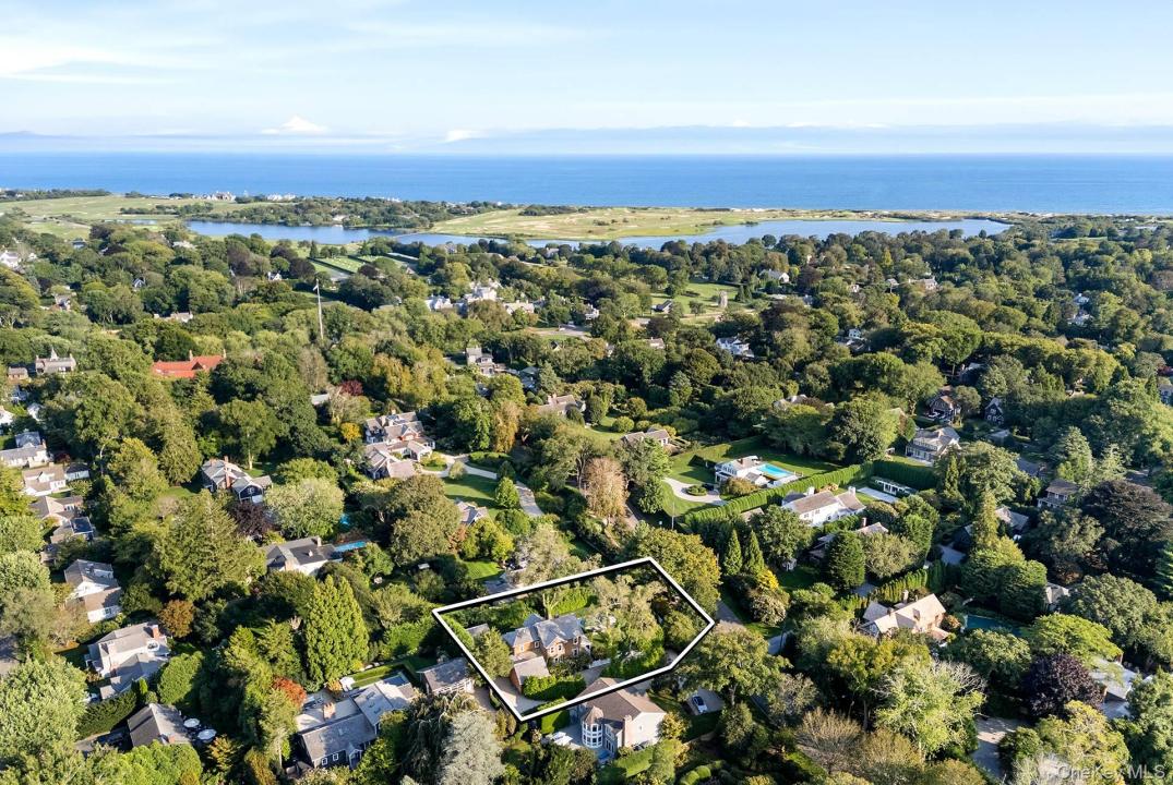 44 Buell Lane, East Hampton, New York 11937