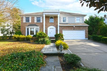 22 West Drive, North Hempstead, ニューヨーク 11030, アメリカ合衆国