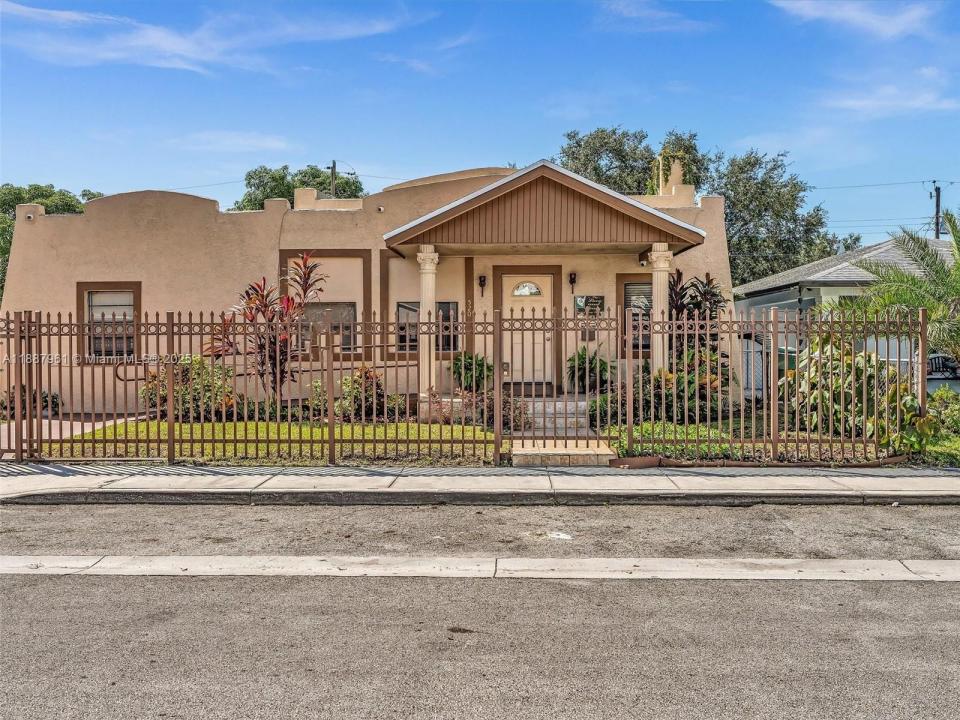 520 NW 49th St, Miami, Florida 33127