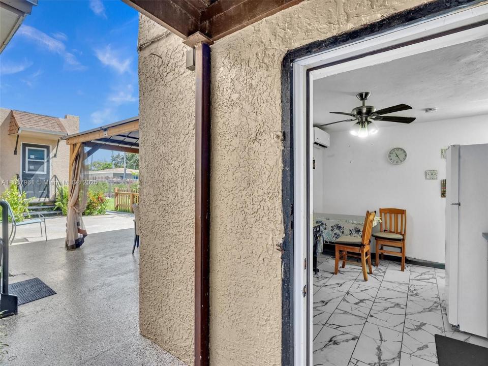 520 NW 49th St, Miami, Florida 33127