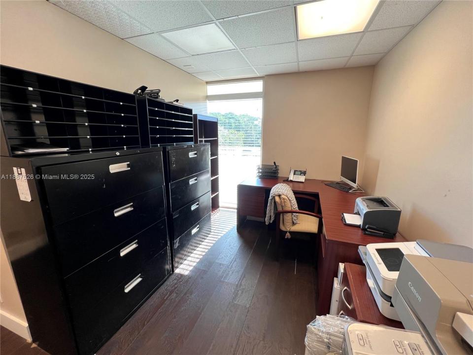 1625 N Commerce Pkwy 225, Weston, פלורידה 33326, ארצות הברית של אמריקה 