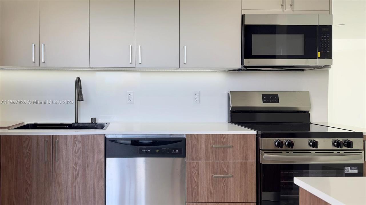 3301 N Country Club Dr 502, Aventura, Florida 33180