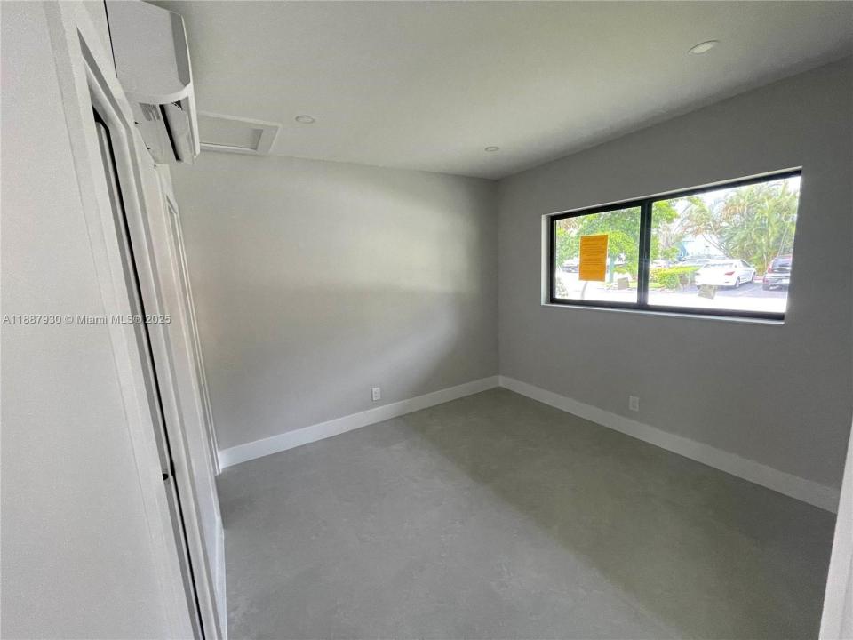 1050 NE 9th Ave 2, Fort Lauderdale, Florida 33304