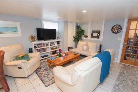11 Crescent Road 1, Middletown, Rhode Island 02842, Estados Unidos