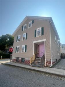 27 Mount Vernon Street 1, Newport, RI 02840, USA