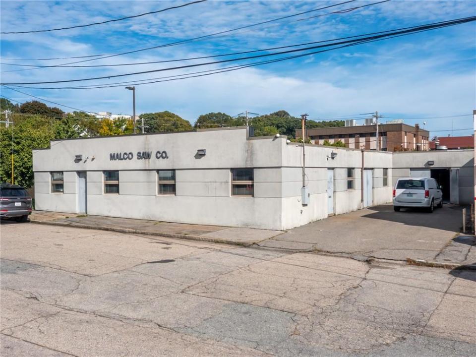 22 Field Street, Cranston, رود ايلاند 02920, الولايات المتحدة