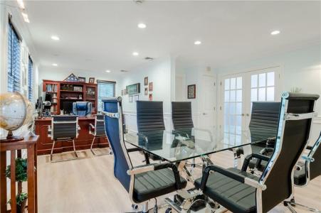 15 Thomas Street c, North Providence, Род Айленд 02911, Соединенные Штаты