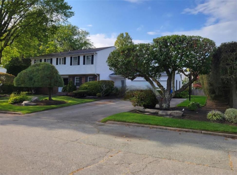 11 West Blue Ridge Road, Cranston, Rhode Island 02920, USA
