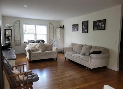 11 West Blue Ridge Road, Cranston, Rhode Island 02920, USA