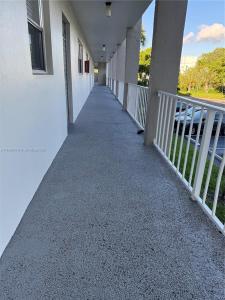 8595 Sunrise Lakes Blvd 312, Sunrise, Florida 33322, USA