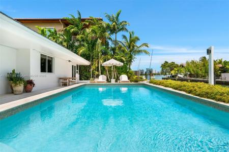 1250 NE 87th St, Miami, Florida 33138, USA