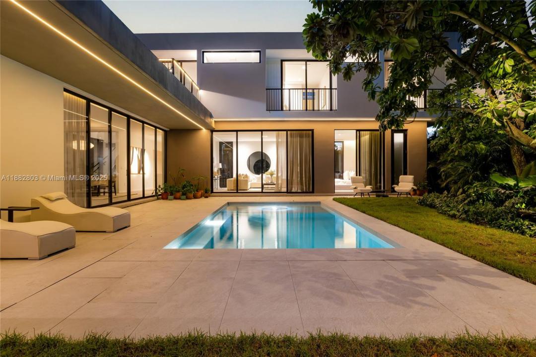 2189 SW 24th Ter, Miami, Florida 33145