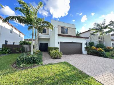 244 NE 210th Way 244, Miami, Florida 33179, USA