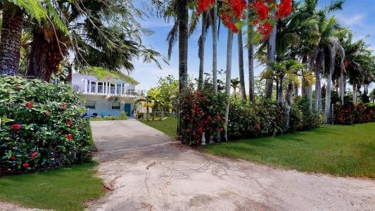 18475 SW 204th St, Miami, Florida 33187, USA