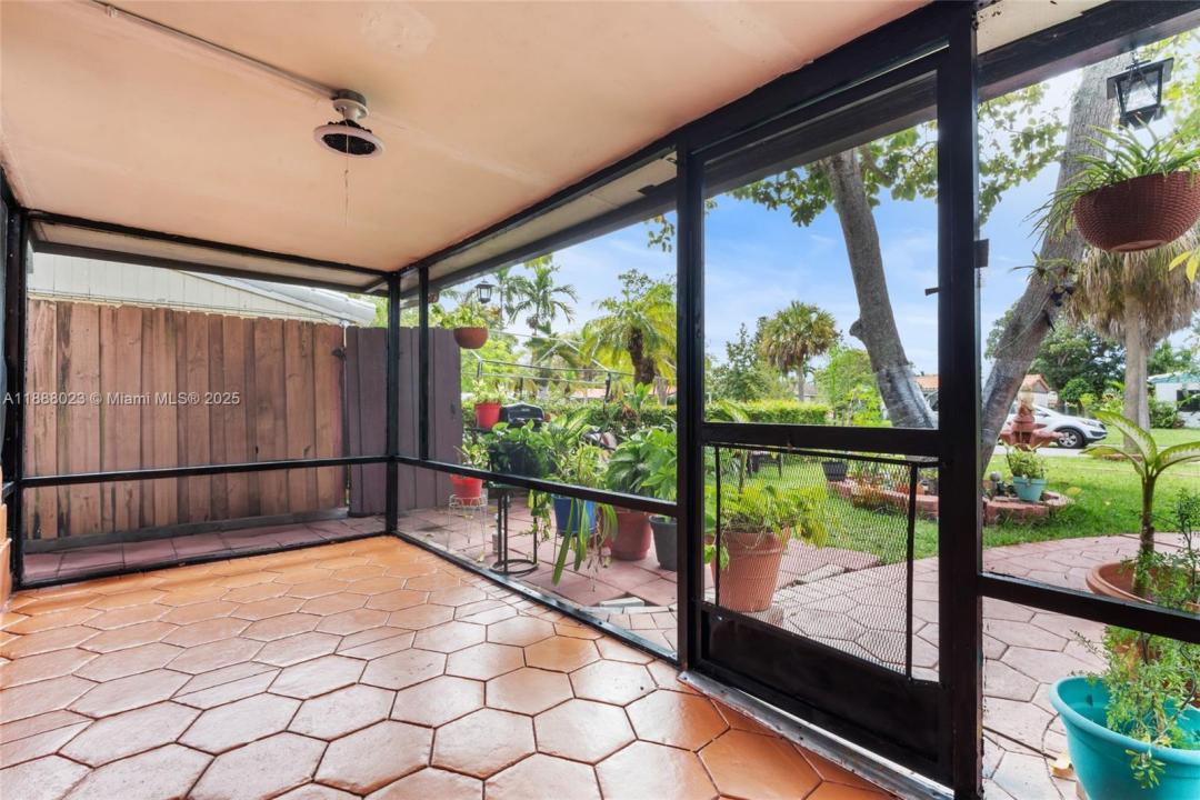1223 NE 182nd St, North Miami Beach, Florida 33162, Stati Uniti