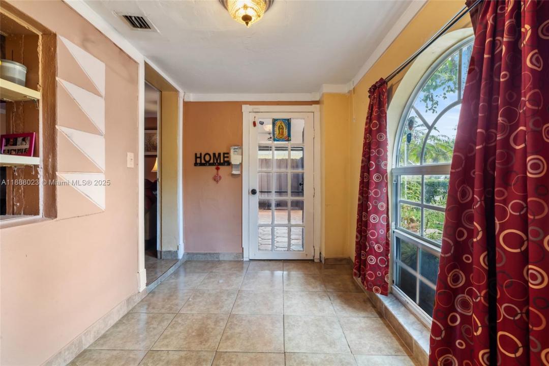 1223 NE 182nd St, North Miami Beach, Florida 33162, Stati Uniti