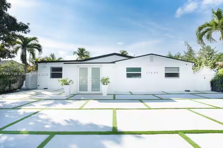17650 NE 19th Ave, North Miami Beach, Floryda 33162, USA