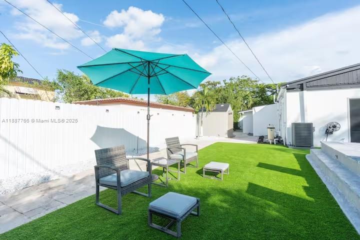 17650 NE 19th Ave, North Miami Beach, Floryda 33162, USA