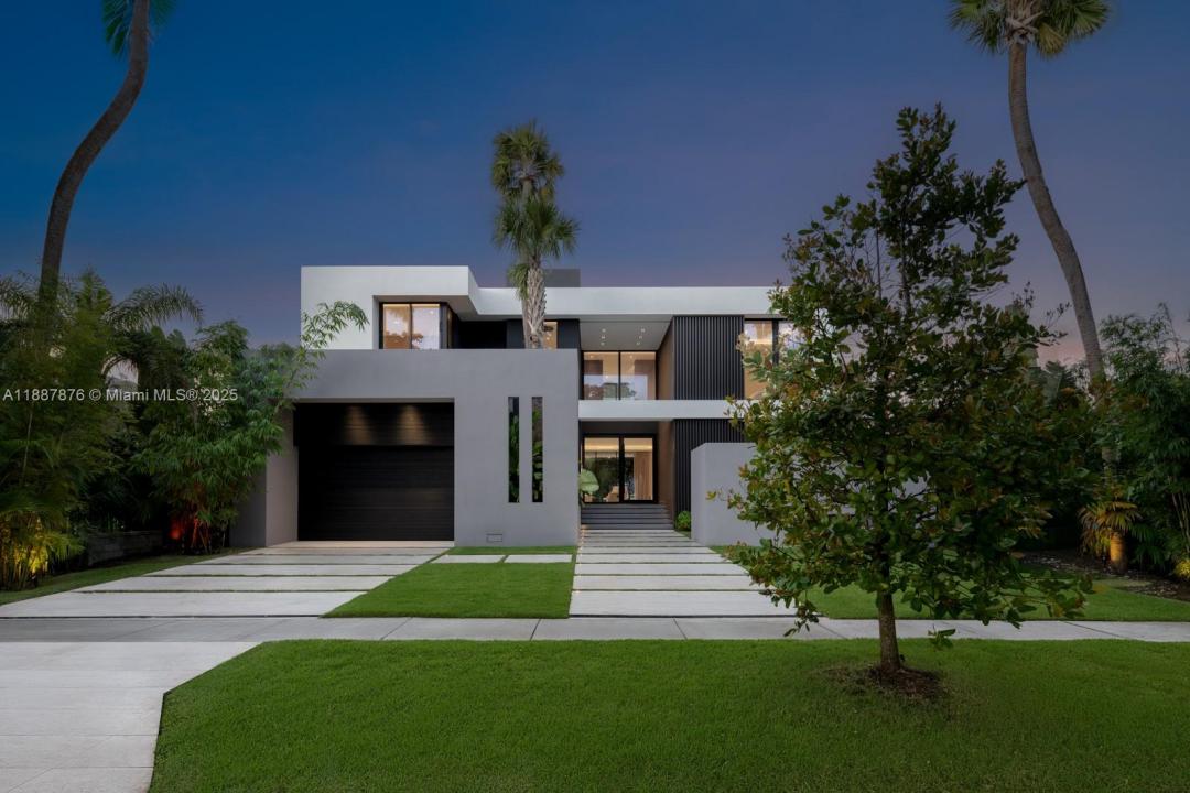 13225 Arch Creek Terr, North Miami, Флорида 33181, Соединенные Штаты