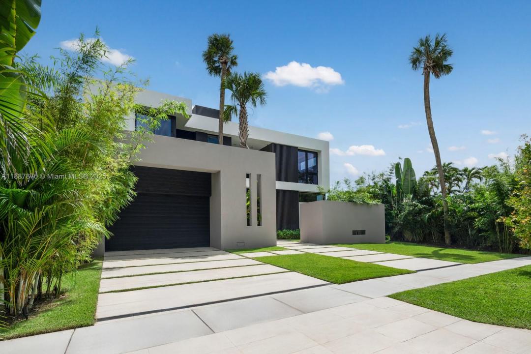 13225 Arch Creek Terr, North Miami, Флорида 33181, Соединенные Штаты