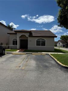 18754 NW 84th Psge 1806, Hialeah, Florida 33015, USA