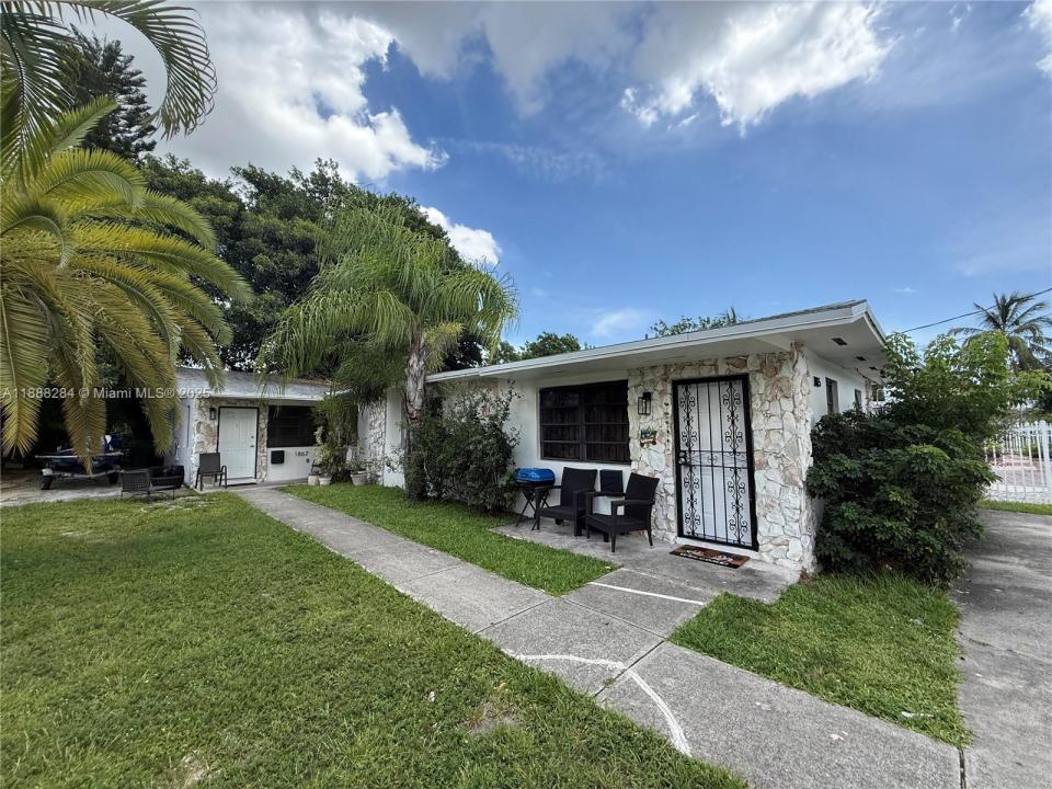 1865 NW 55th Ter, Miami, Flórida 33142, Estados Unidos