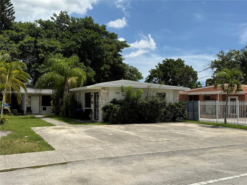 1865 NW 55th Ter, Miami, Flórida 33142, Estados Unidos