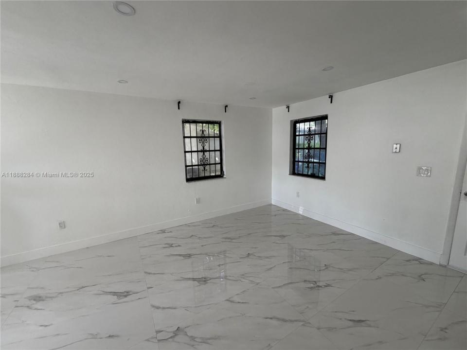 1865 NW 55th Ter, Miami, Flórida 33142, Estados Unidos