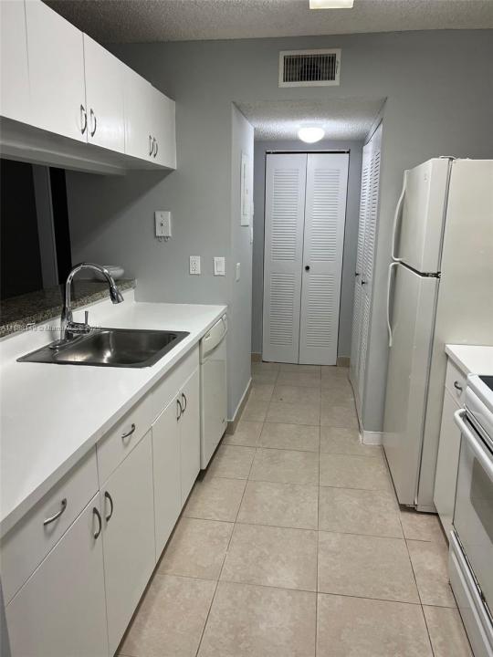 10521 SW 158th Ct 102, Miami, フロリダ 33196, アメリカ合衆国