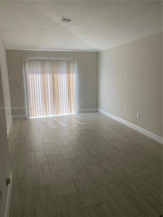 14102 SW 120th Ct 6-15, Miami, פלורידה 33186, ארצות הברית של אמריקה 