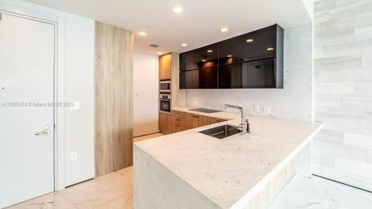 200 Biscayne Boulevard Way 5104, Miami, Florida 33131, USA