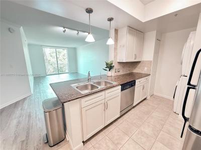 2000 N Bayshore Dr 218, Miami, Florida 33137, USA