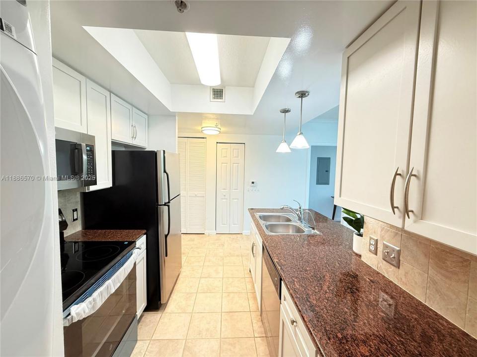 2000 N Bayshore Dr 218, Miami, フロリダ 33137, アメリカ合衆国