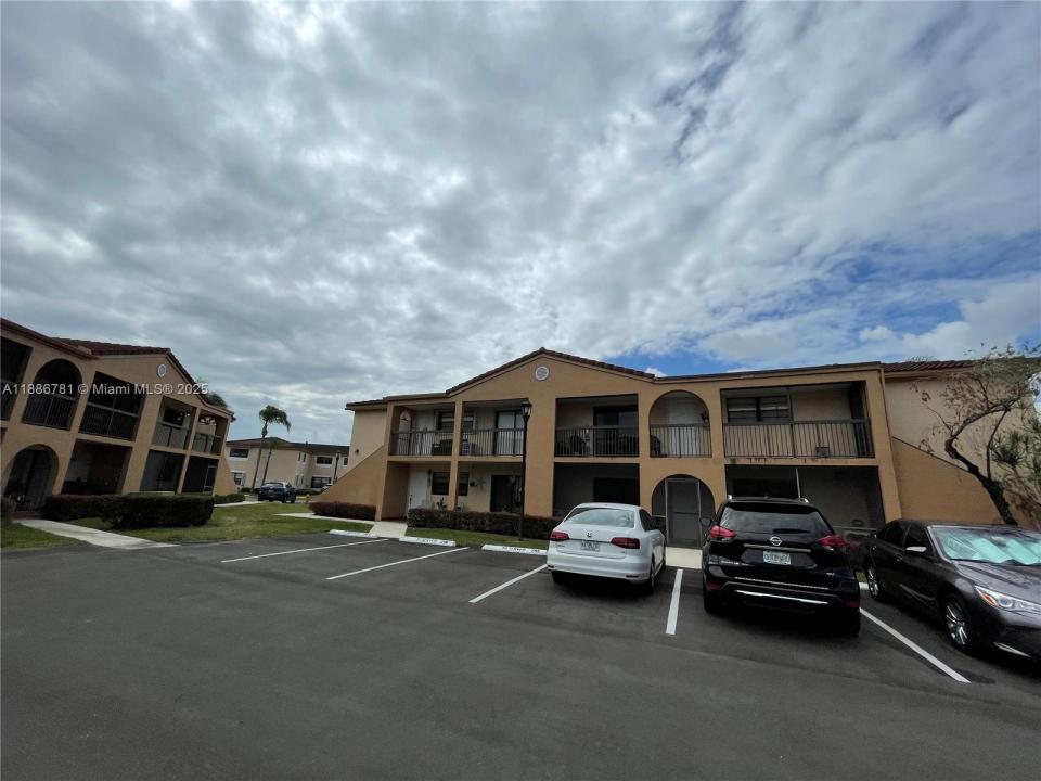 18216 Mediterranean Blvd 1-19, Hialeah, Florida 33015