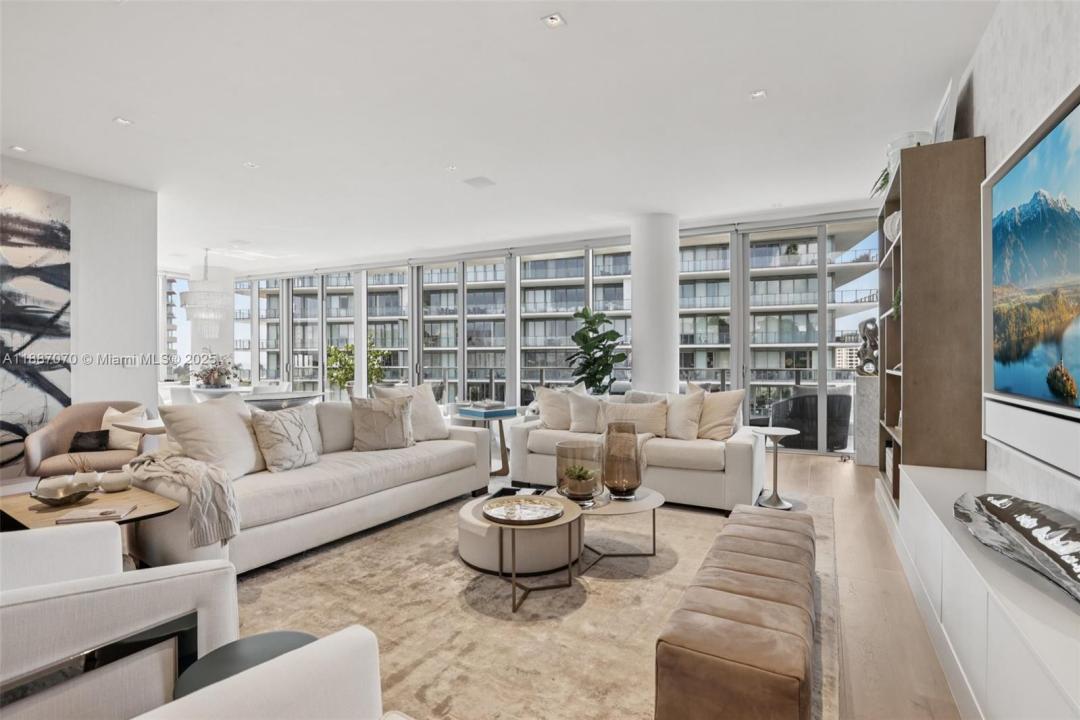 801 S Pointe Dr 602, Miami Beach, Florida 33139