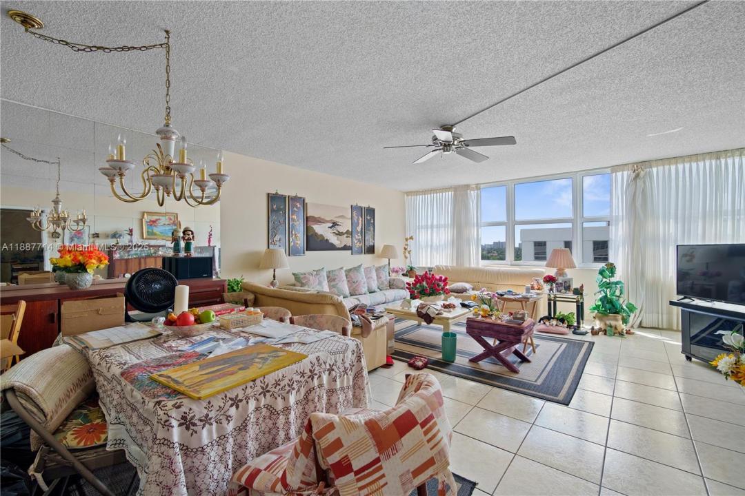 1160 N Federal Hwy 1018, Fort Lauderdale, Florida 33304, USA