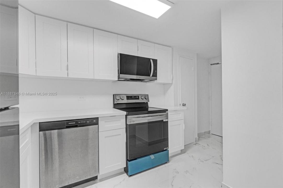 905 Brickell Bay Dr 1823, Miami, Florida 33131, Amerika Birleşik Devletleri