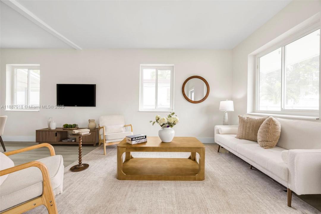 1232 NW 32nd Pl 1, Miami, Florida 33125