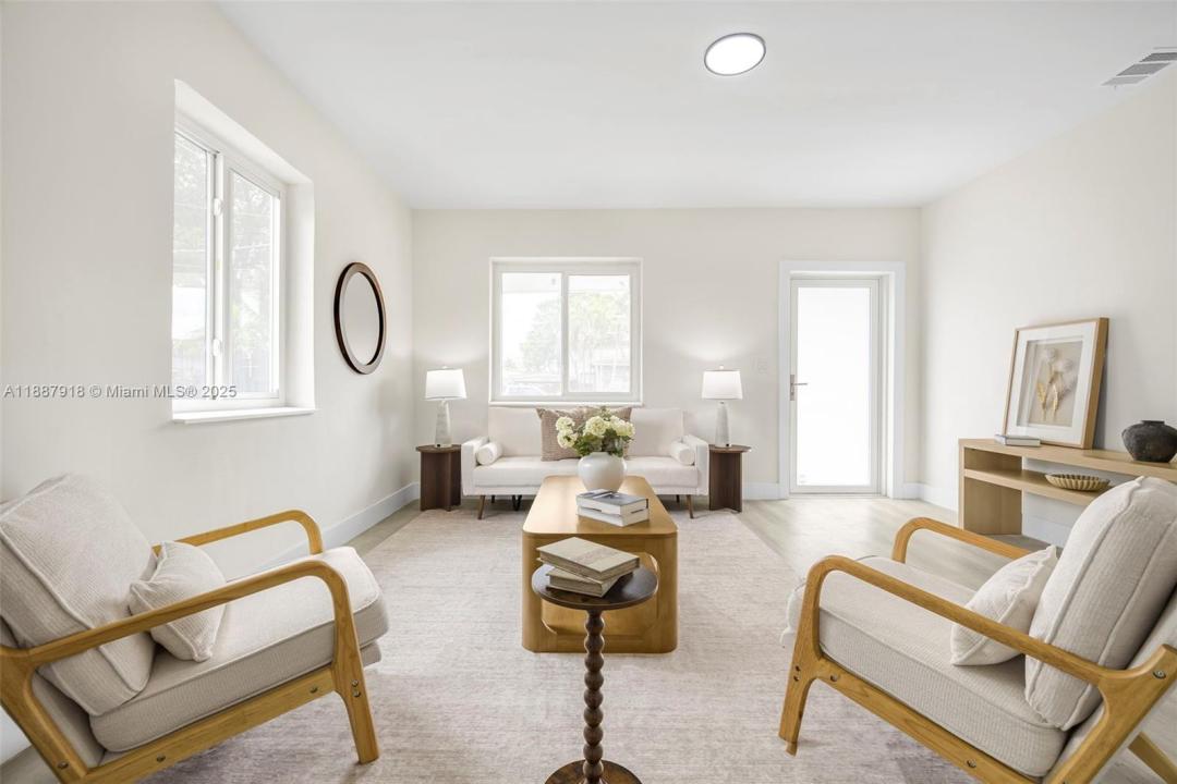 1232 NW 32nd Pl 1, Miami, Florida 33125