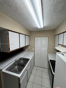 1225 SW 46th Ave 213, Pompano Beach, Florida 33069, USA