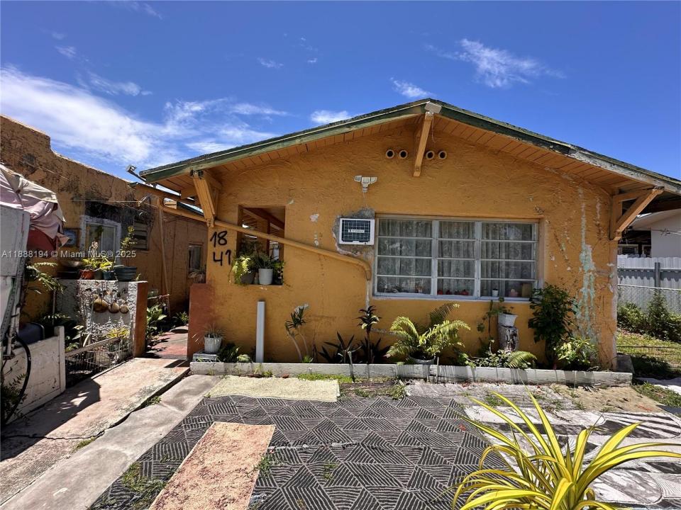 1842 NW 18th Ter, Miami, فلوريدا 33125, الولايات المتحدة
