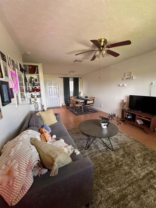 1021 Crystal Lake Dr 311, Deerfield Beach, Florida 33064, Estados Unidos