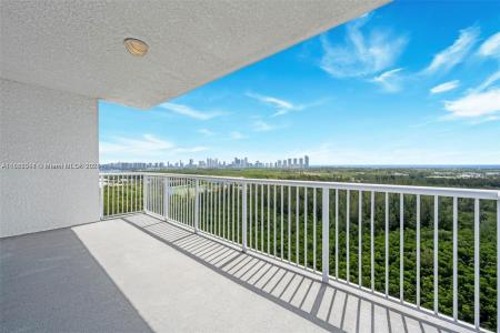 14951 Royal Oaks Ln 2009, North Miami, Florida 33181, USA
