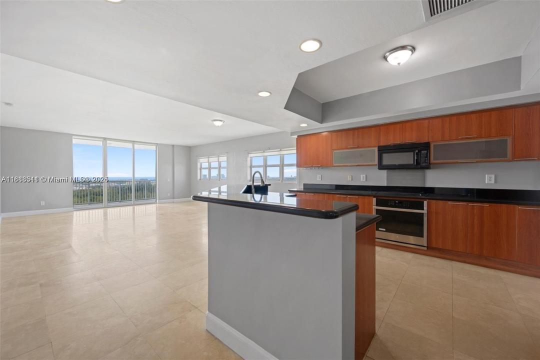 14951 Royal Oaks Ln 2009, North Miami, Floride 33181, États-Unis