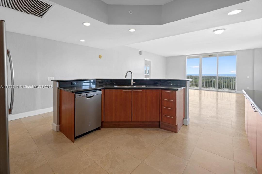 14951 Royal Oaks Ln 2009, North Miami, Floride 33181, États-Unis