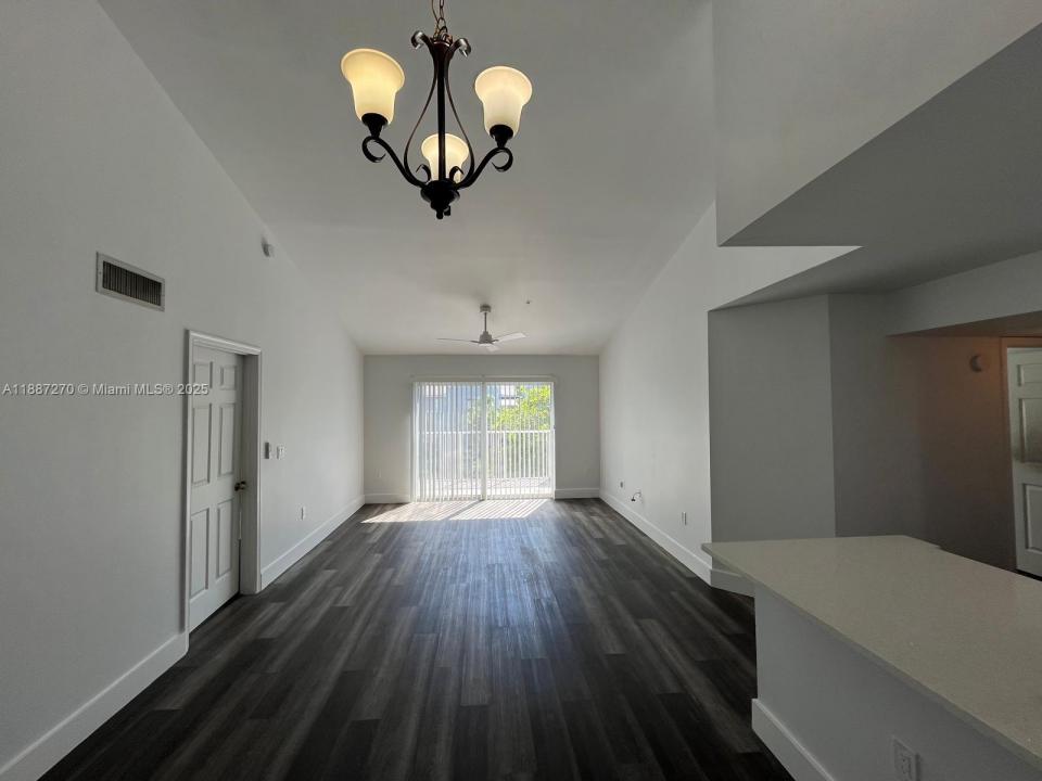 655 SW 111th Way 308, Pembroke Pines, Florida 33025, USA