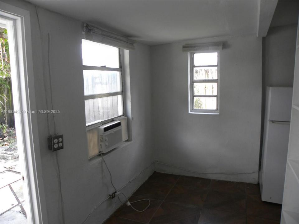 214 NW 49th Ave rear, Miami, Florida 33126