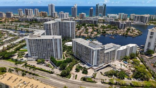 500 Three Islands Blvd 613, Hallandale Beach, Florida 33009, USA