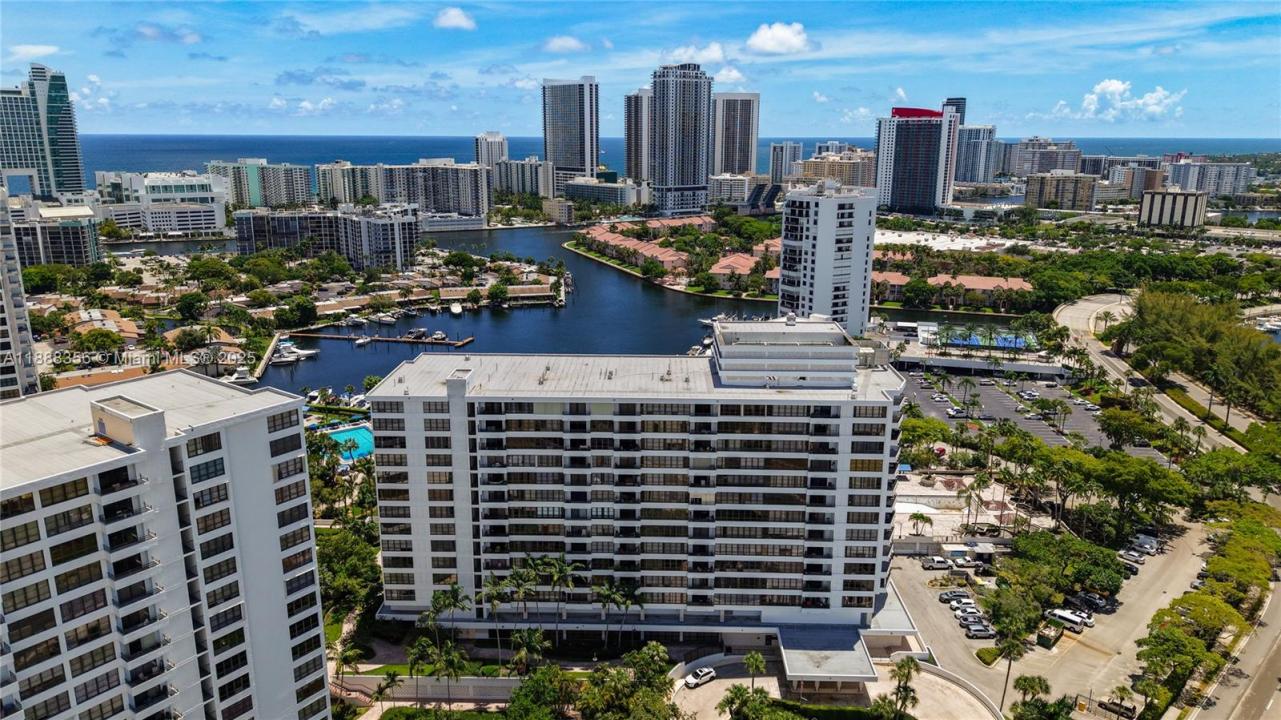 500 Three Islands Blvd 613, Hallandale Beach, Floryda 33009, USA