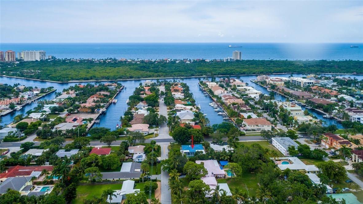 1529 Bayview Dr, Fort Lauderdale, Florida 33304, USA